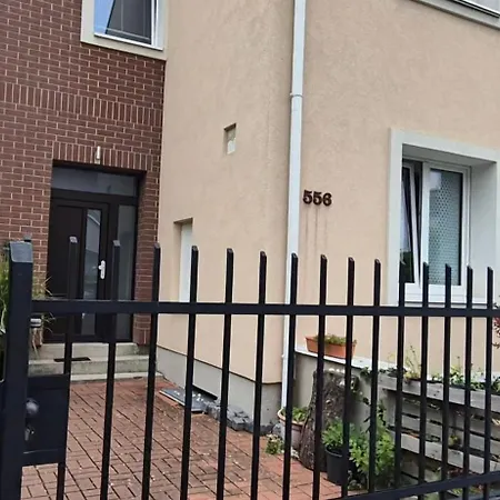 Soukromý Pro 2 Se Sdílenou Koupelnou A Kuchyni Bezručova Habitación en casa particular