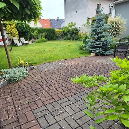 Soukromý Pro 2 Se Sdílenou Koupelnou A Kuchyni Bezručova Hradec Králové